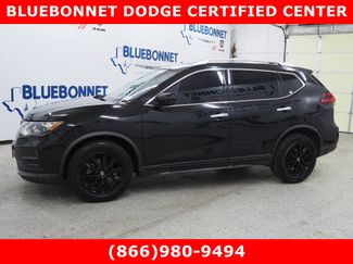 Used 2019 Nissan Rogue SV image 1