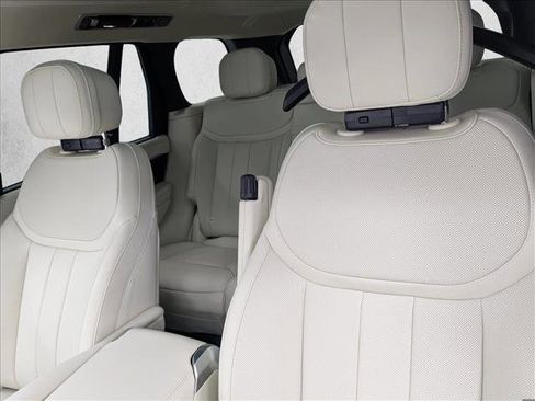 New 2026 Land Rover Range Rover SE image 16