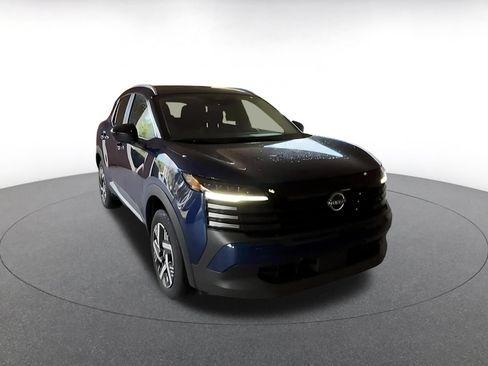 Used 2026 Nissan Kicks SV w/ Cold Weather Package FWD image 3