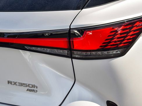 Used 2025 Lexus RX 350h w/ Convenience Package image 7