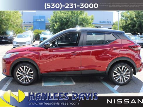 Used 2024 Nissan Kicks SV w/ Exterior Package FWD image 2