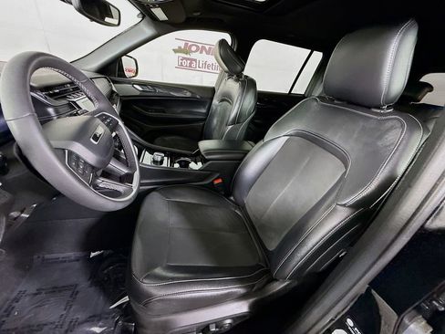 Used 2023 Jeep Grand Cherokee Altitude AWD/4WD image 26