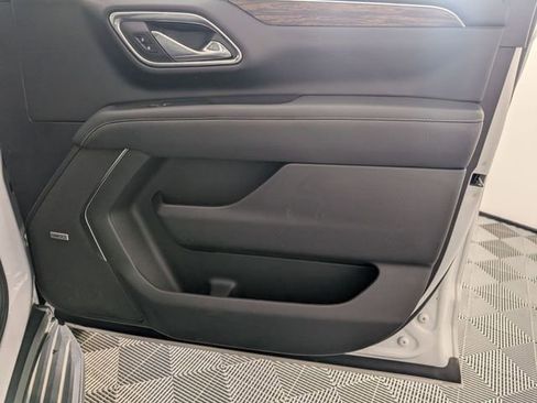Used 2023 Chevrolet Suburban Premier image 36