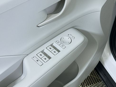 Used 2025 Hyundai Kona SEL image 15