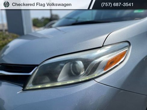 Used 2019 Toyota Sienna Limited Premium w/ Protection Package AWD/4WD image 12