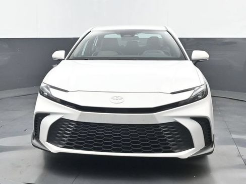 Used 2025 Toyota Camry SE FWD image 5