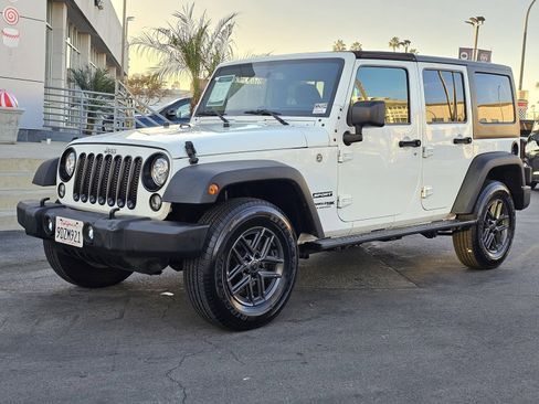 Used 2018 Jeep Wrangler Unlimited Sport S image 3