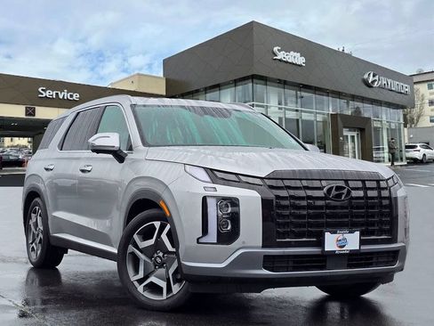Used 2023 Hyundai Palisade Limited w/ Winter Package AWD/4WD image 1