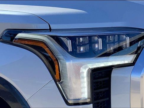 Used 2023 Toyota Tundra Limited image 26