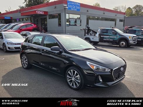 Used 2020 Hyundai Elantra GT FWD image 1