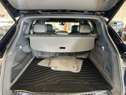 Used 2021 Porsche Cayenne image 43