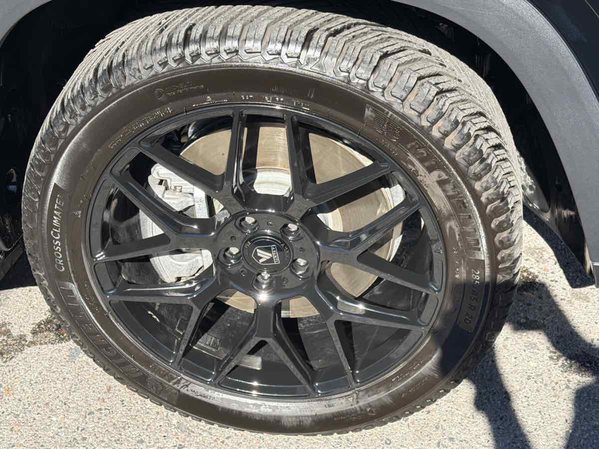 Used 2021 Mercedes-Benz GLS 450 4MATIC image 22