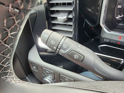 New 2026 GMC Sierra 1500 Elevation image 23