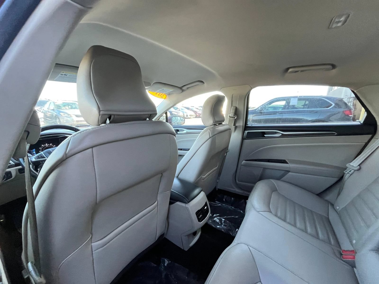 Used 2018 Ford Fusion SE w/ Fusion SE Technology Package FWD image 29