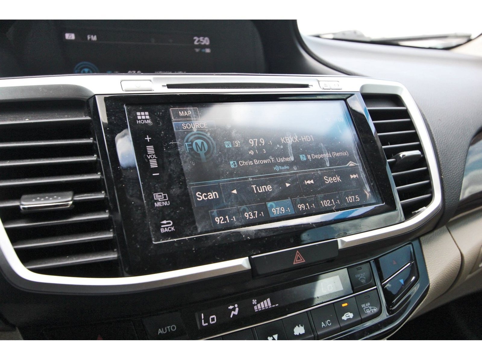 Used 2016 Honda Accord Touring image 25