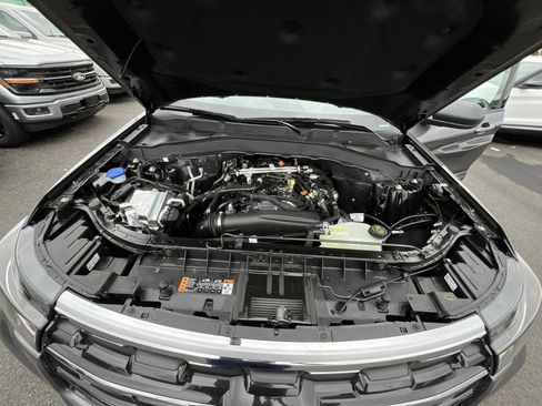 New 2026 Ford Explorer Active AWD/4WD image 36