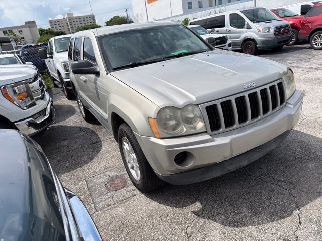 Used 2007 Jeep Grand Cherokee Laredo w/ Cargo Convenience Group RWD image 3
