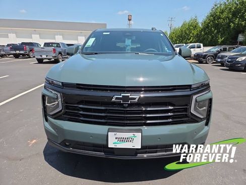 New 2026 Chevrolet Suburban RST w/ RST Capability Package AWD/4WD image 2