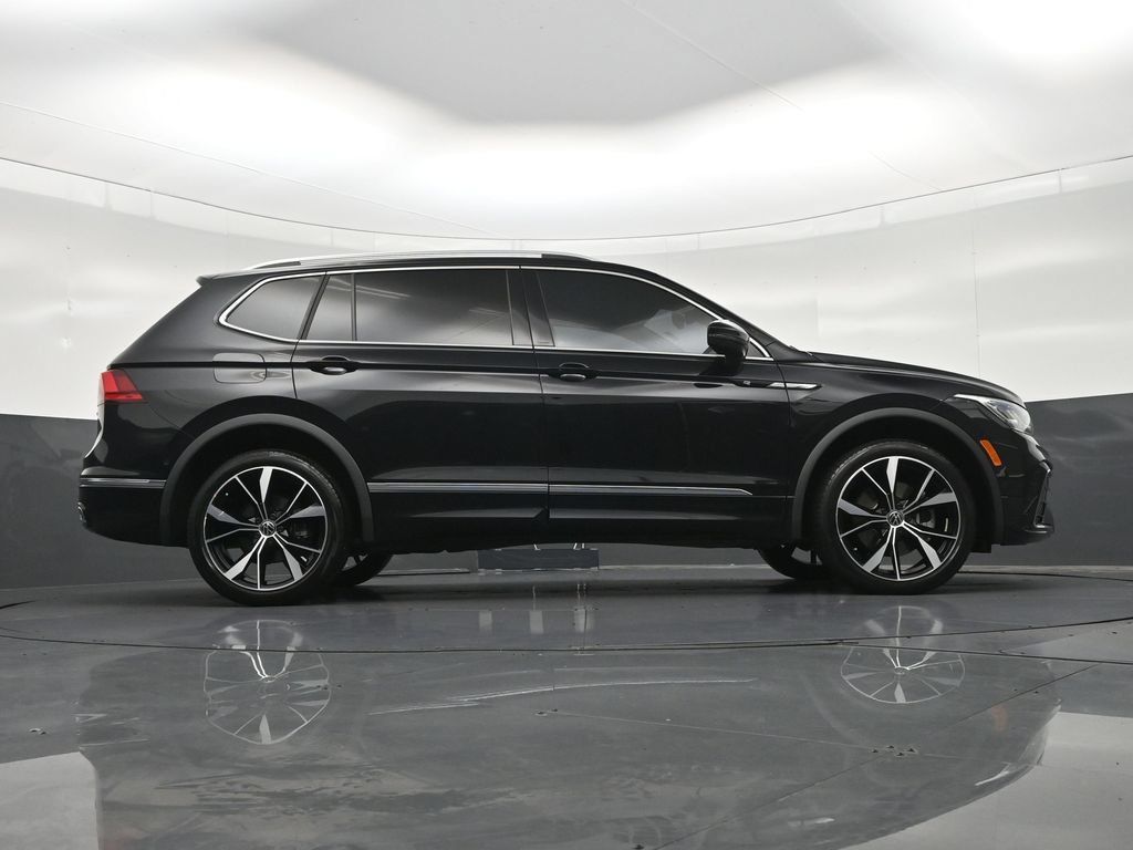 Used 2024 Volkswagen Tiguan SEL R-Line AWD/4WD image 34