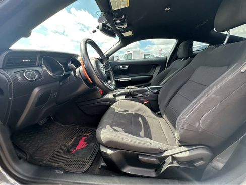 Used 2017 Ford Mustang Coupe RWD image 33