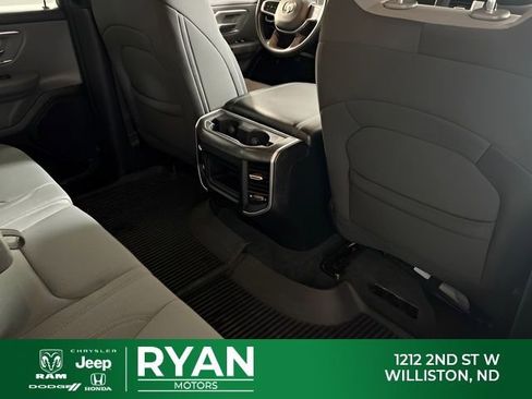 Used 2023 RAM 1500 Big Horn AWD/4WD image 32