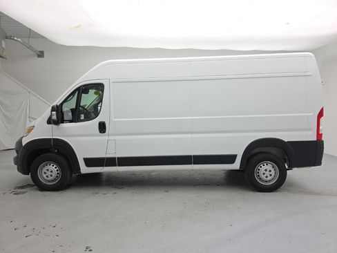 Used 2025 RAM ProMaster 2500 w/ Convenience Group FWD image 8