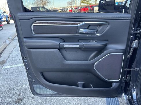 Used 2019 RAM 1500 Laramie image 37