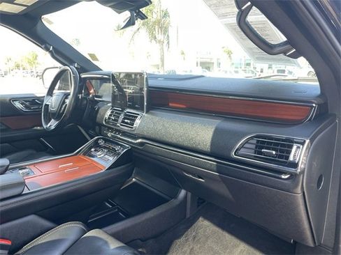 Used 2021 Lincoln Navigator L Reserve image 30