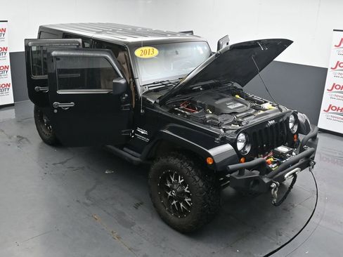 Used 2013 Jeep Wrangler Unlimited Sahara w/ Connectivity Group AWD/4WD image 36