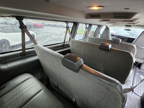 Used 2022 Chevrolet Express 3500 LS image 21