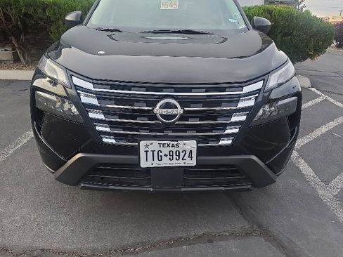 Used 2024 Nissan Rogue S AWD/4WD image 1