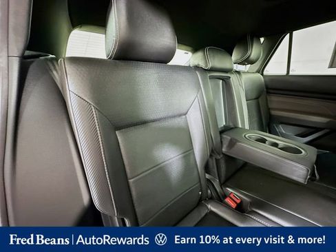 Used 2023 Volkswagen Atlas Cross Sport SEL AWD/4WD image 33