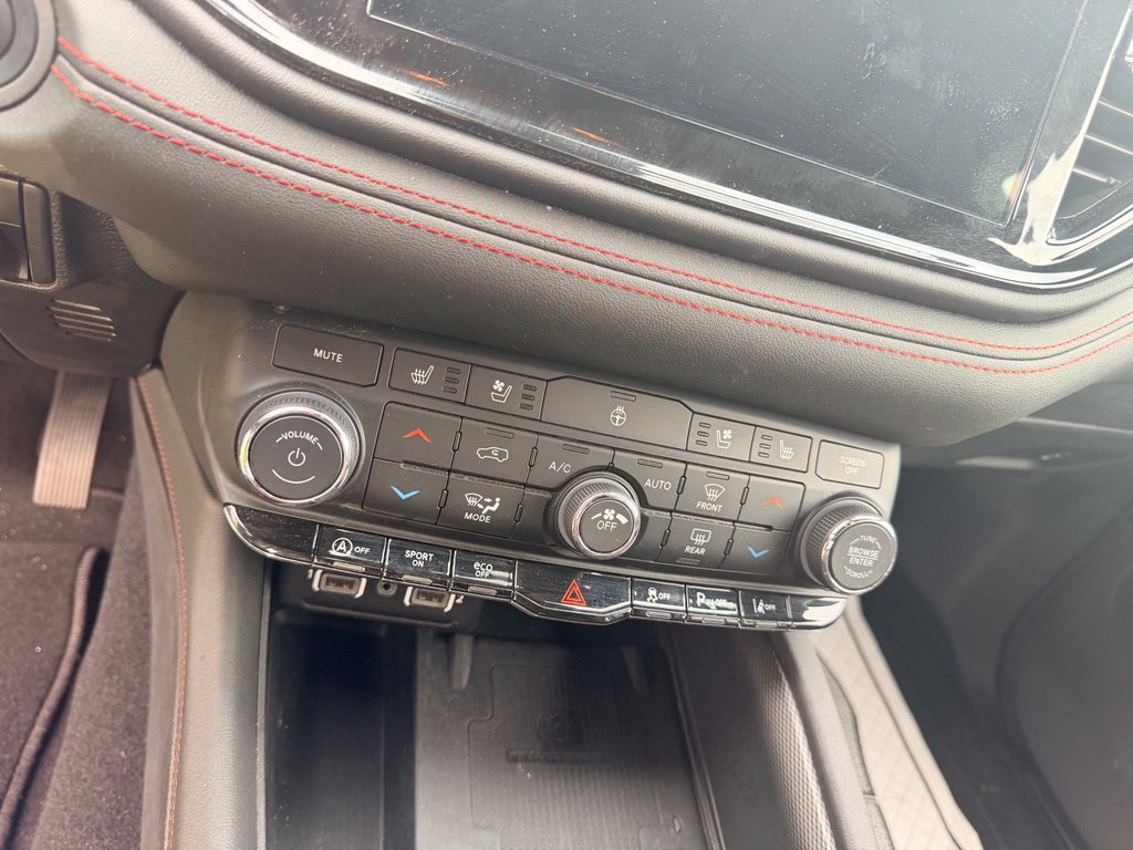 Used 2024 Dodge Durango GT RWD image 18