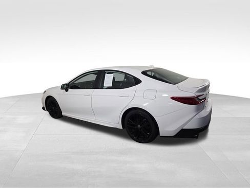 Used 2025 Toyota Camry SE FWD image 10