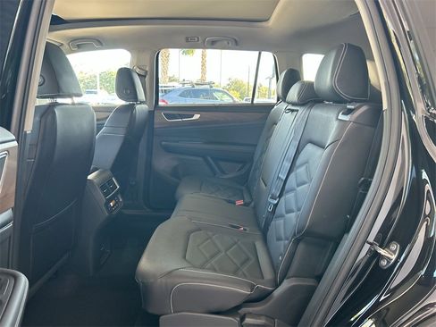 New 2026 Volkswagen Atlas SE image 40