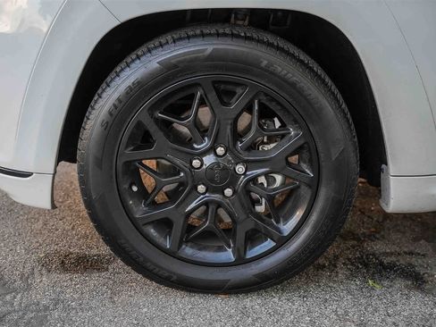 Used 2021 Jeep Grand Cherokee Limited X image 6