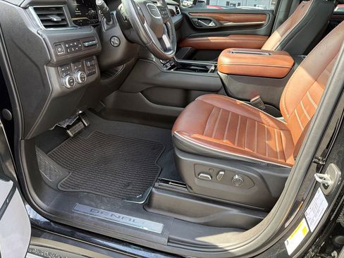 Used 2023 GMC Yukon XL Denali Ultimate image 9