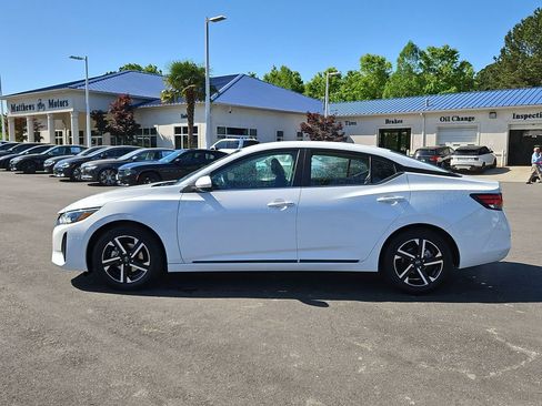 Used 2024 Nissan Sentra SV FWD image 4