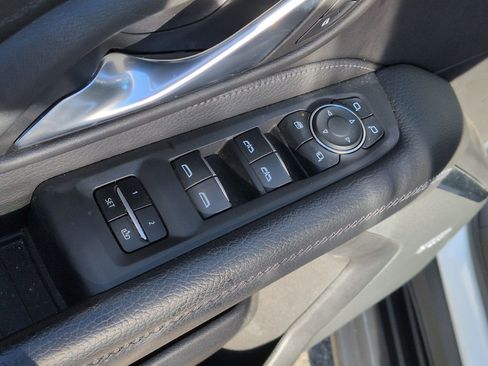 Used 2021 GMC Yukon Denali w/ LPO, Illumination Package image 15