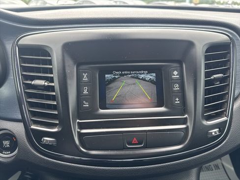 Used 2016 Chrysler 200 S FWD image 16