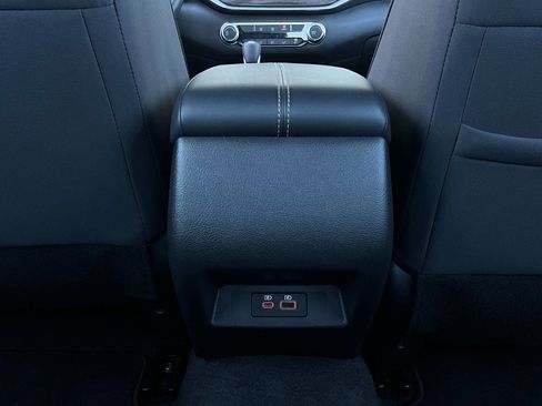 Used 2025 Nissan Altima 2.5 SV image 13