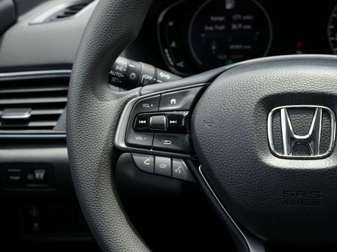 Used 2018 Honda Accord EX image 10