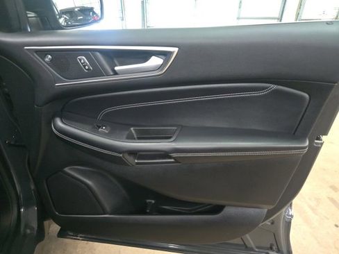 Used 2021 Ford Edge Titanium w/ Equipment Group 301A image 5
