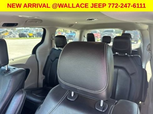 Certified 2022 Chrysler Pacifica Touring-L w/ Uconnect Theater Family Group AWD/4WD image 7