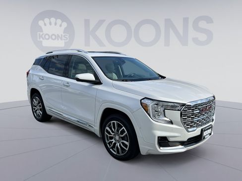 Used 2023 GMC Terrain Denali w/ Denali Premium Package AWD/4WD image 10