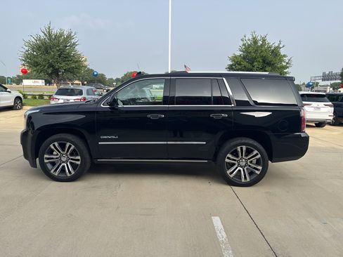 Used 2018 GMC Yukon Denali w/ Denali Ultimate Package AWD/4WD image 3