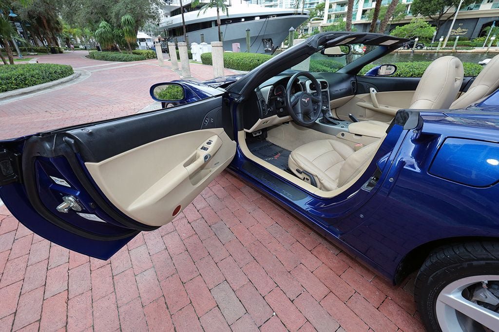Used 2005 Chevrolet Corvette Convertible w/ Preferred Equipment Group RWD image 27