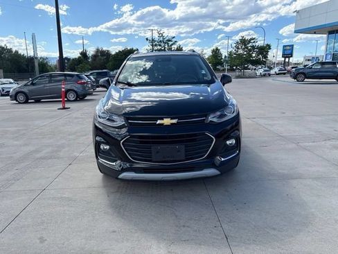 Used 2017 Chevrolet Trax Premier w/ Driver Confidence II Package FWD image 2