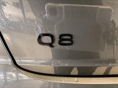Used 2024 Audi Q8 Premium Plus image 10
