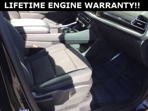 Used 2025 Chevrolet Traverse LT image 27